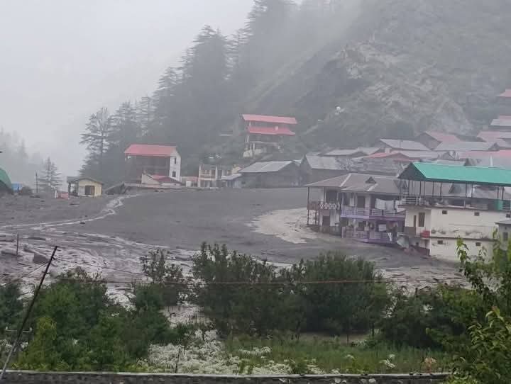 Cloudburst Triggers Flash Flood in Uttarkashi: Homes and Hotels Washed Away, At Least 50 Missing